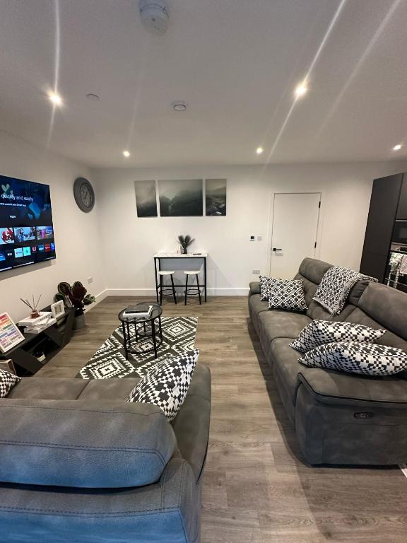 Panoramic Private Room and Bathroom within a Modern Apartment, Croydon