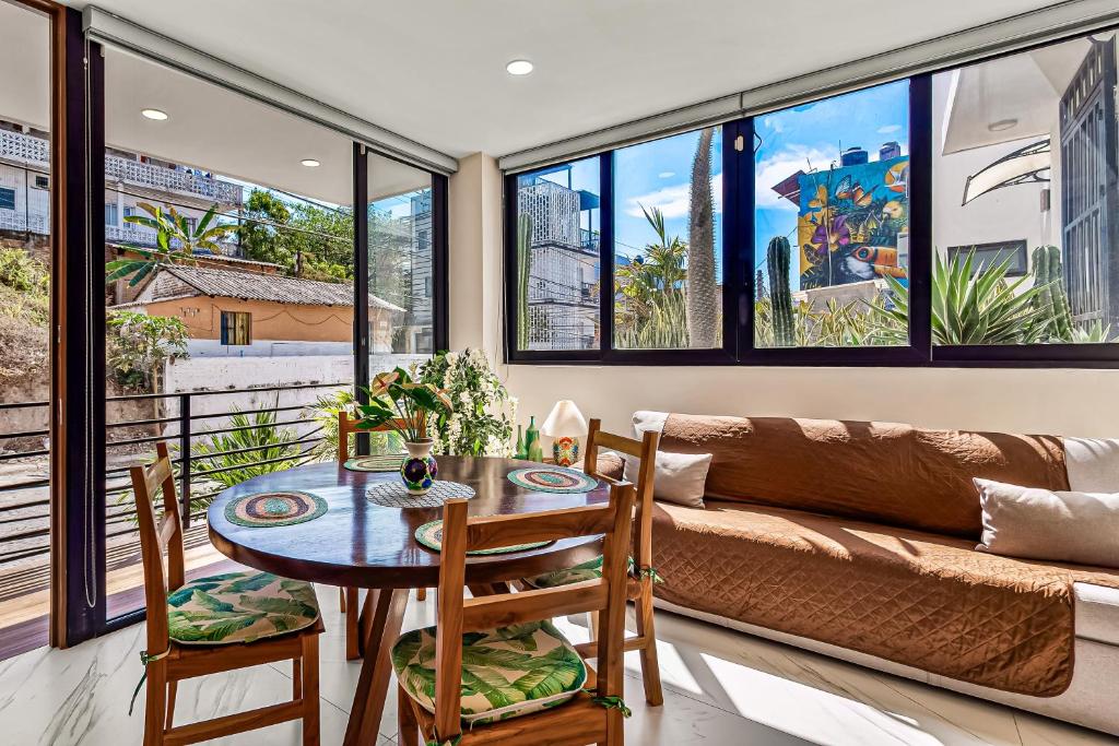 Horizon Cinco, Puerto Vallarta