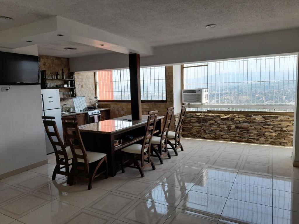 Peaceful Accommodation Centrally Located View of Valle de Turbio, Barquisimeto