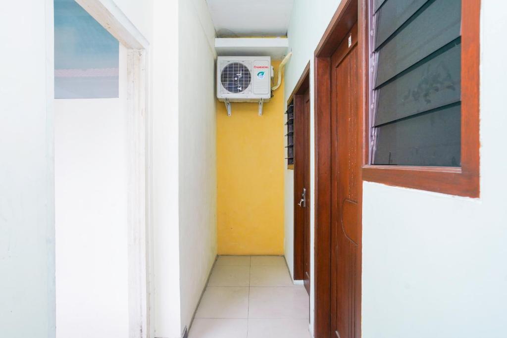 OYO Life 2309 Kost Si Mbok Vivi 전경