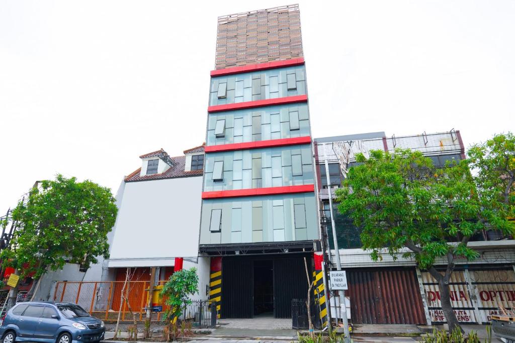 SUPER OYO Flagship 3688 Pot Art