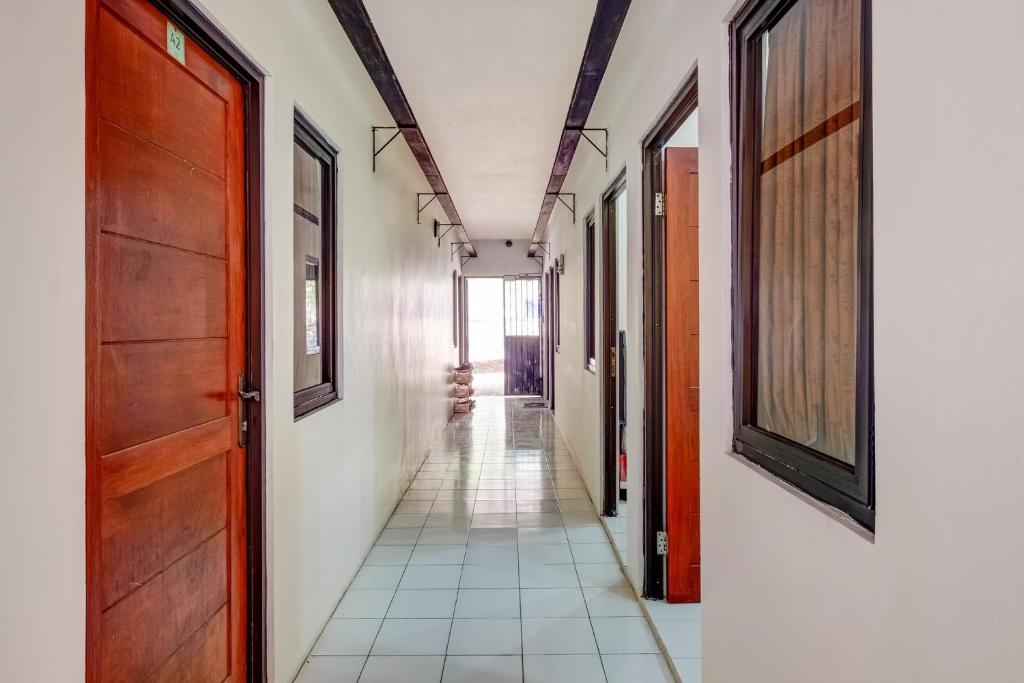 Lobby, Hotel O Graha Hsc Syariah in Depok