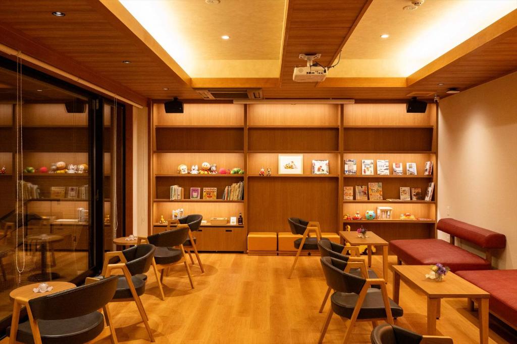 Shared lounge/TV area