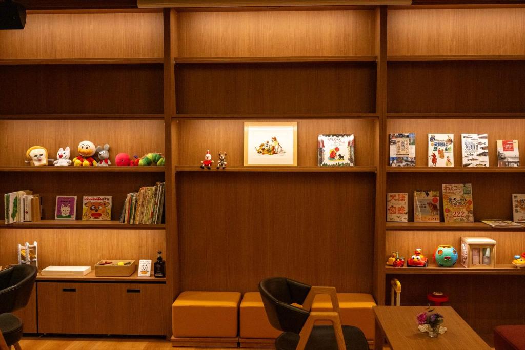 Shared lounge/TV area