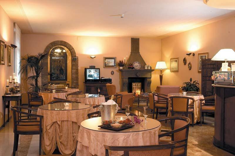Restaurant, Hotel Castello in Modena