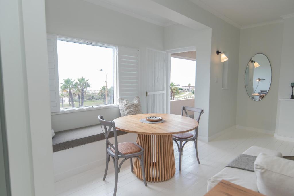 Ocean Embrace, Gqeberha