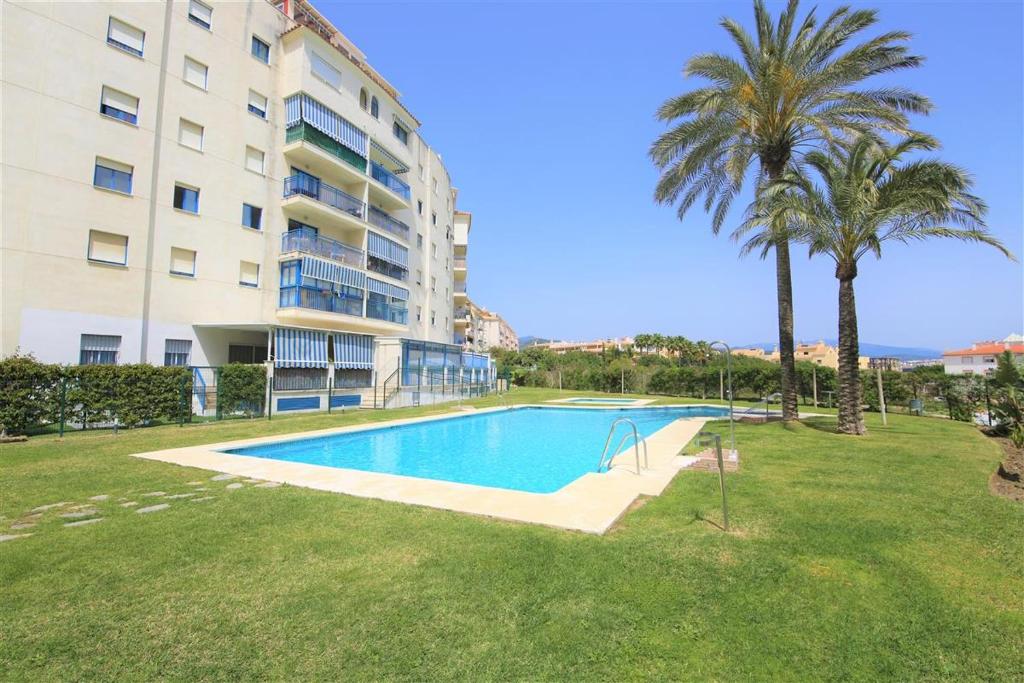 Stylish 2BR in Estepona, Walk to Beach & Old Town - 4