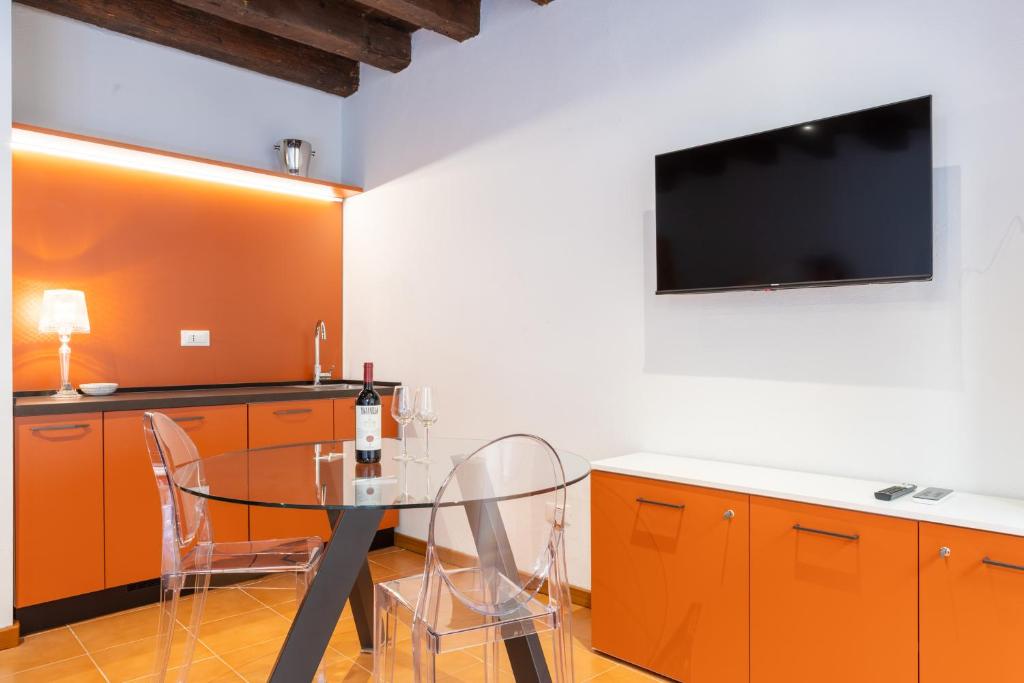 Orsanmichele Suite - 3