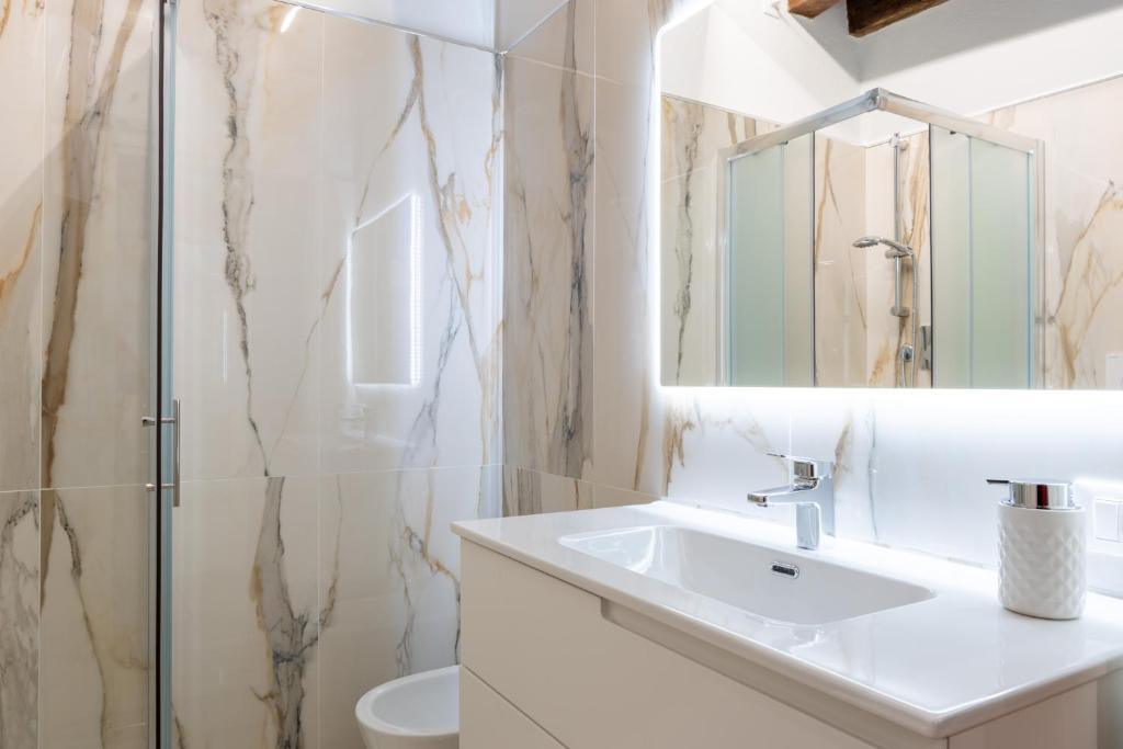 Orsanmichele Suite - 5