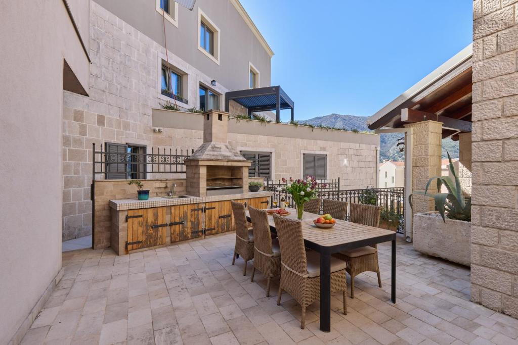 Nautica Studios With Outdoor Pool - 3