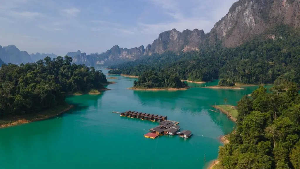 360 issara Floating Resort，位于Ban Bang Kaeo的酒店