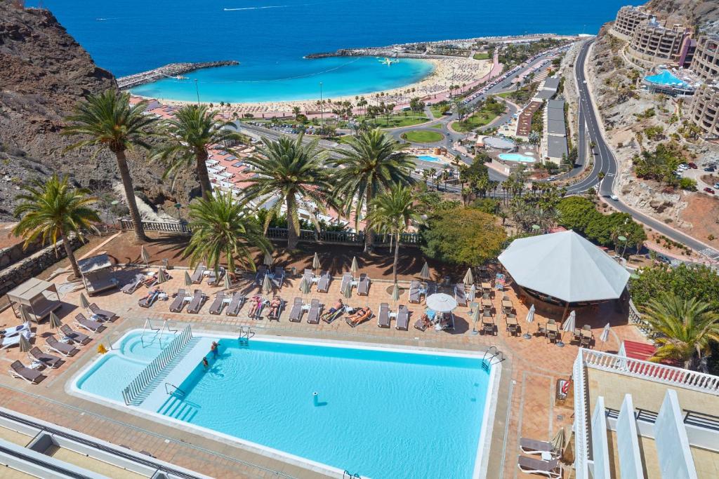 Hotel Chatur Palmera Mar — Swimming pool in Puerto Rico, Canary Islands