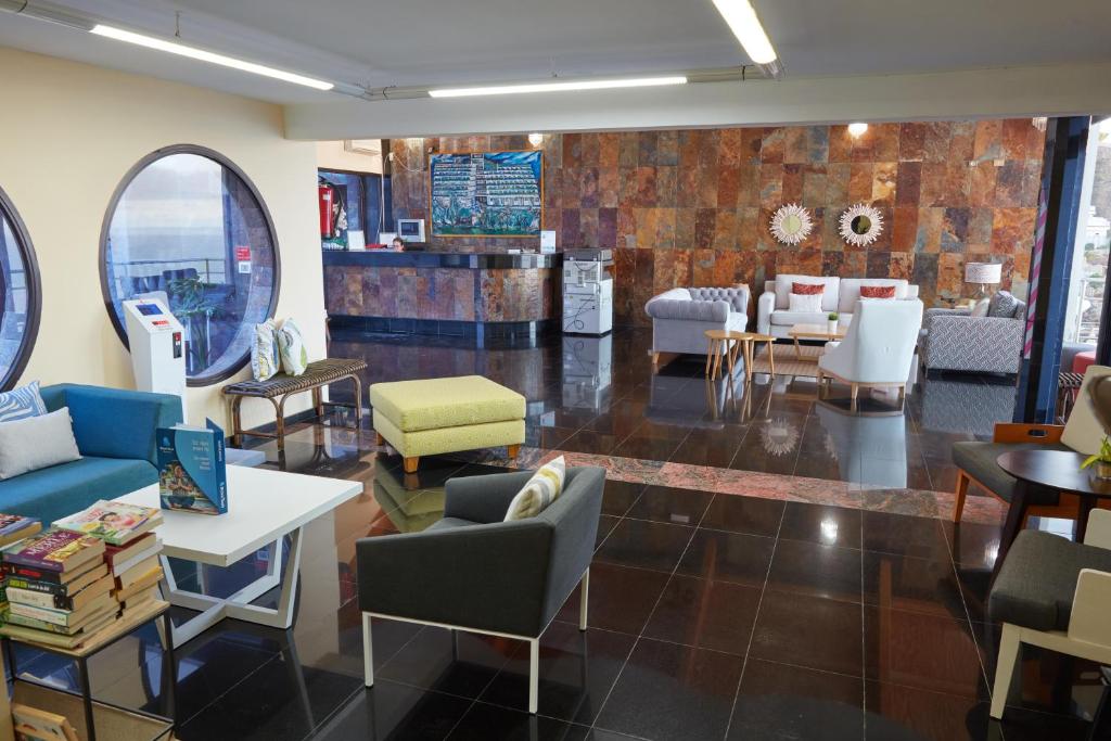 Hotel Chatur Palmera Mar — Hotel building in Puerto Rico, Canary Islands