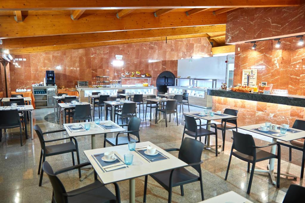 Hotel Chatur Palmera Mar — Restaurant & bars in Puerto Rico, Canary Islands