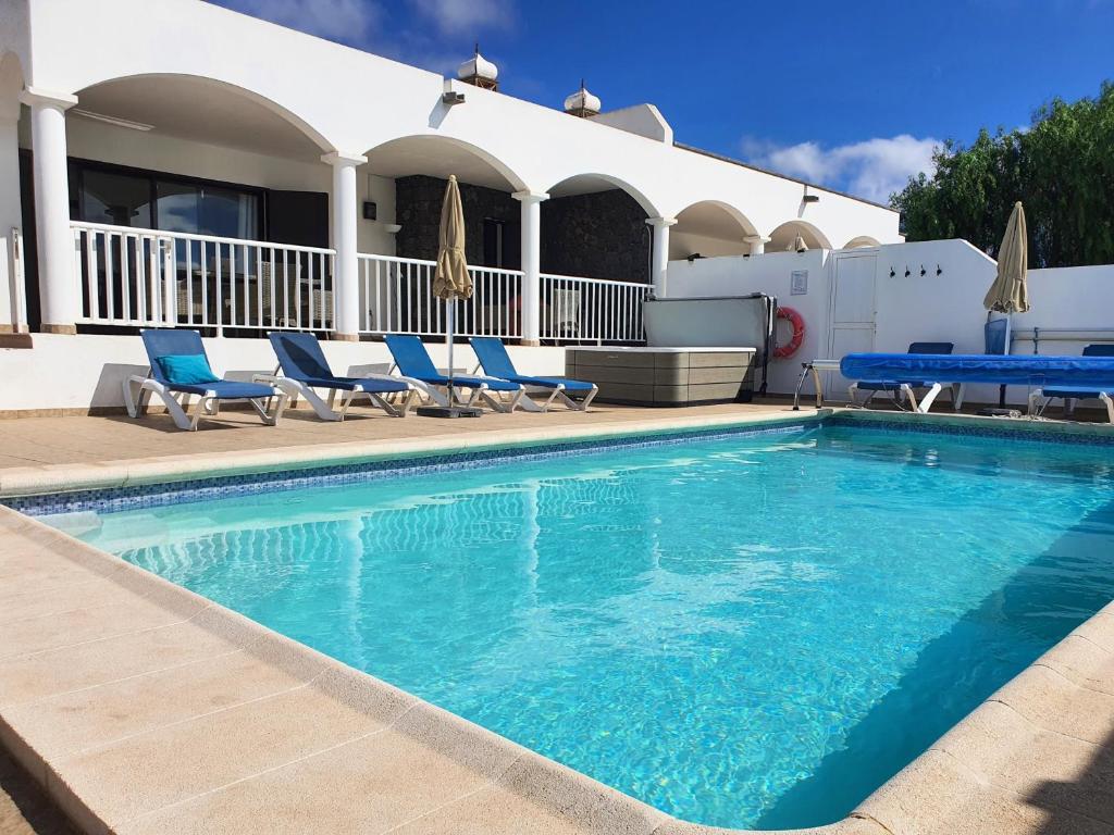 Villa Alberto Private Heated Pool, Jacuzzi, Sea Views - 1