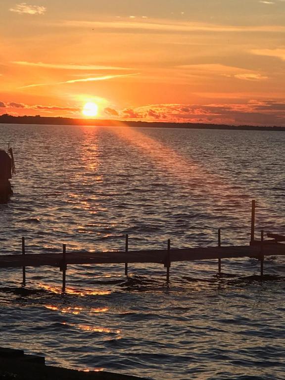 Lakefront - Spacious Family Getaway with Dock!, Prudenville