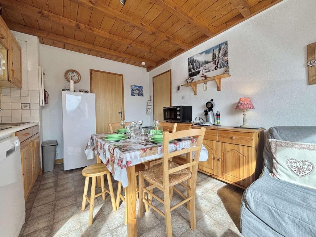 Appartement au pied des pistes avec terrasse, parking privé, casier à skis, proche commerces - 4