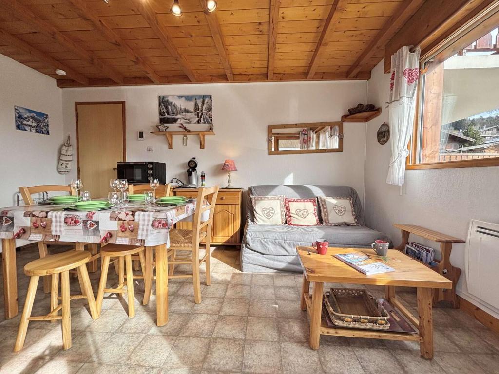Appartement au pied des pistes avec terrasse, parking privé, casier à skis, proche commerces - 5