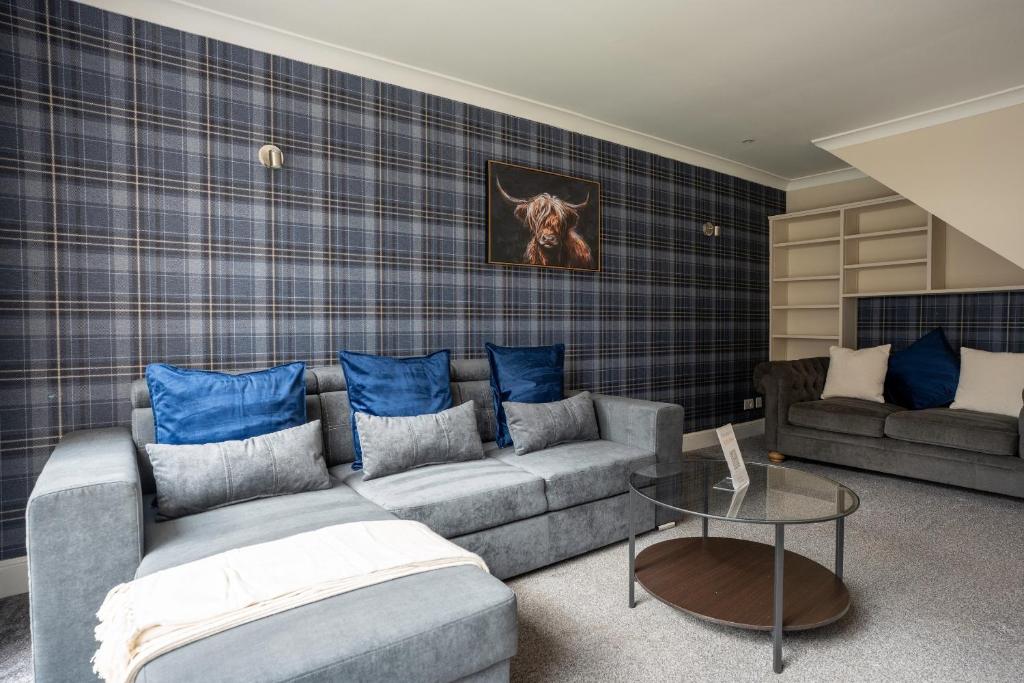 The Rise Retreat, Livingston