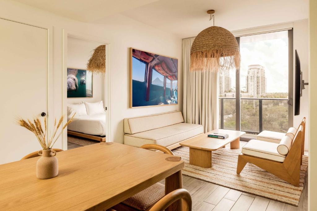 Flow Hotel Fort Lauderdale — Hotel rooms in Fort Lauderdale, Florida