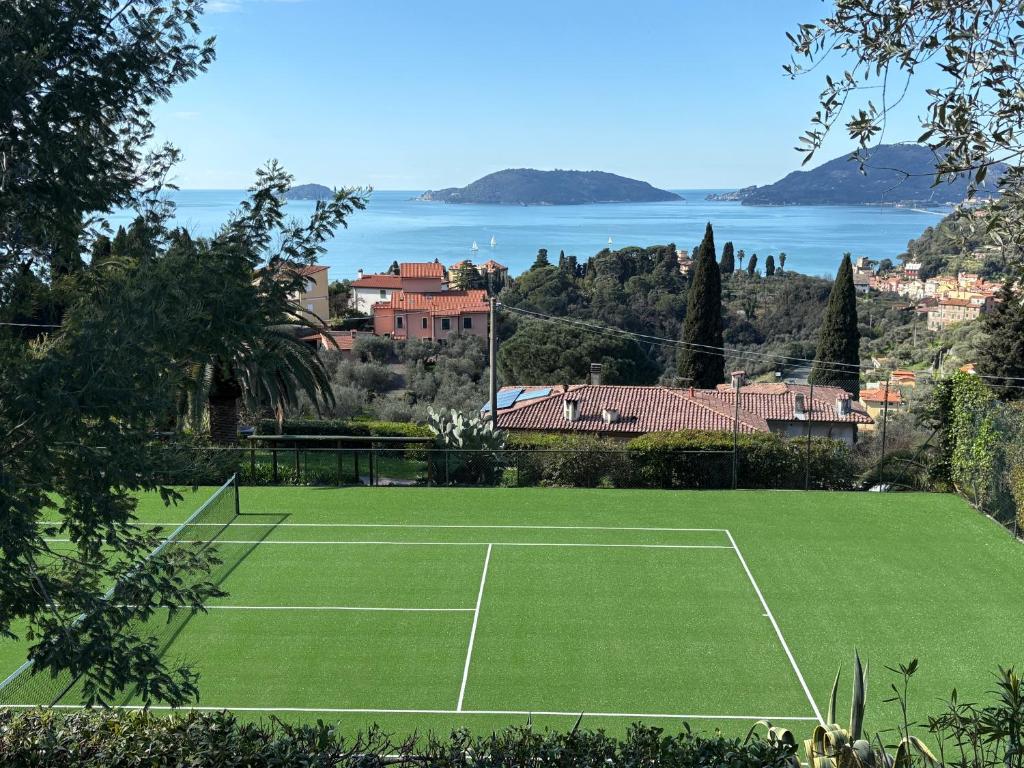 "Ulivi House" inside Le Agavi Private Park, shared Pool, Tennis, 2 AC BDR, 2BTH, parking next home and private garage in Lerici! Cooking Lesson and Wine Tasting - 5