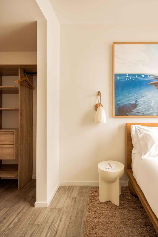 Flow Hotel Fort Lauderdale — Hotel rooms in Fort Lauderdale, Florida