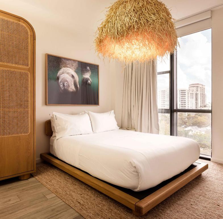Flow Hotel Fort Lauderdale — Hotel rooms in Fort Lauderdale, Florida