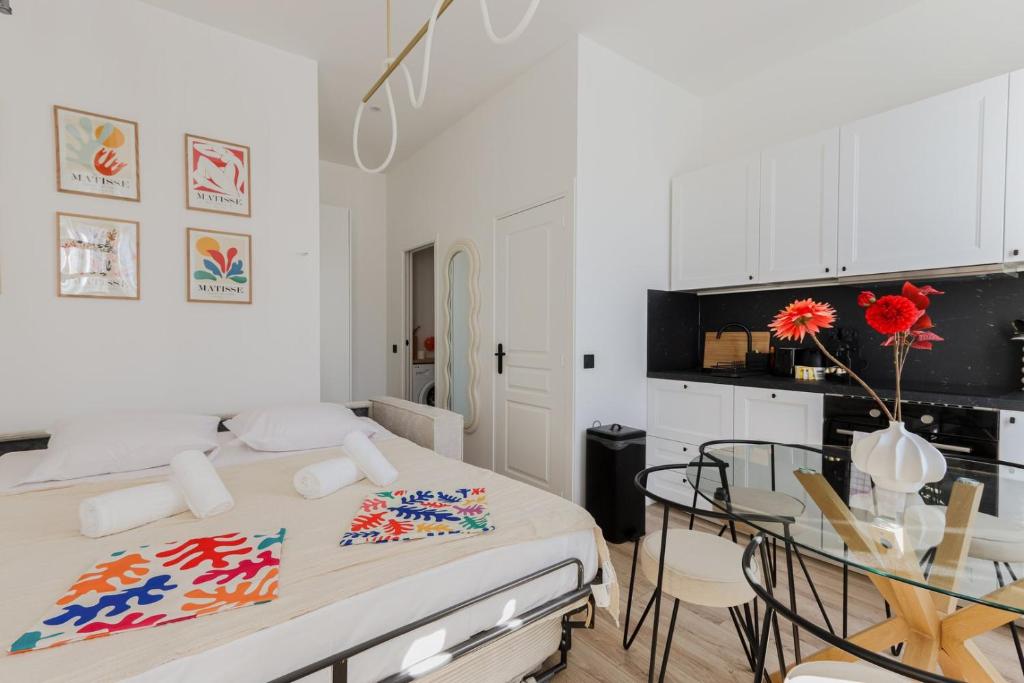 Modern 3BR Duplex Near Nice Port & Old Town | By Airnest - 3