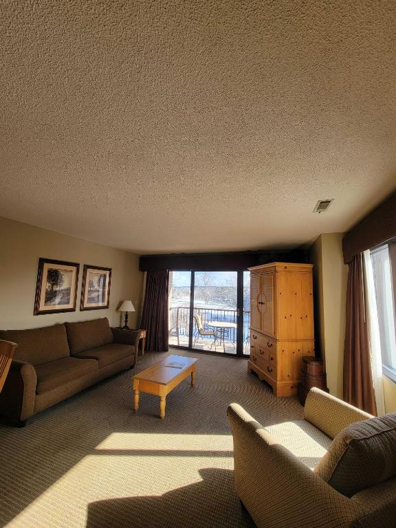 Valleyview Swing & Stay, Traverse City