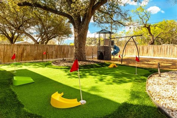 4 Bdrms Heated Pool, Hot Tub, 10 Minutes to Downtown, San Antonio