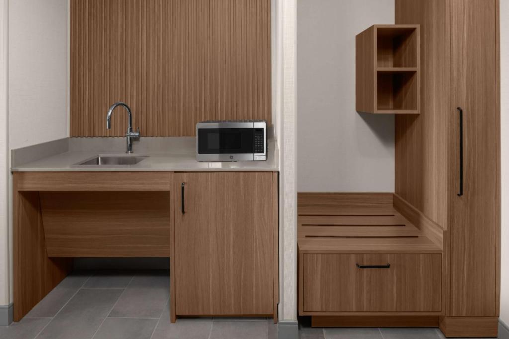 Hampton Inn by Hilton Costa Mesa Newport Beach 館内設備