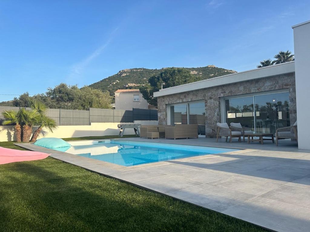 Villa neuve avec piscine 3 chambres 140 m2 - 1
