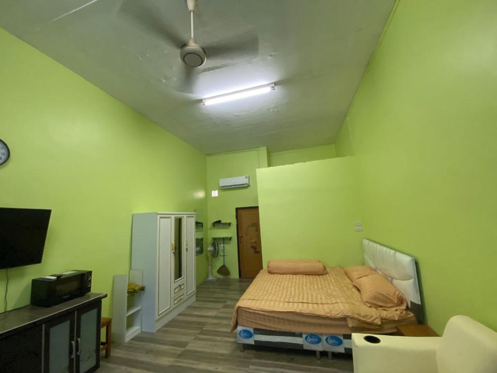 84112Sripuwanart, Hat Yai