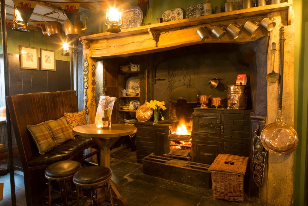 Victoria Inn, Llanbedr