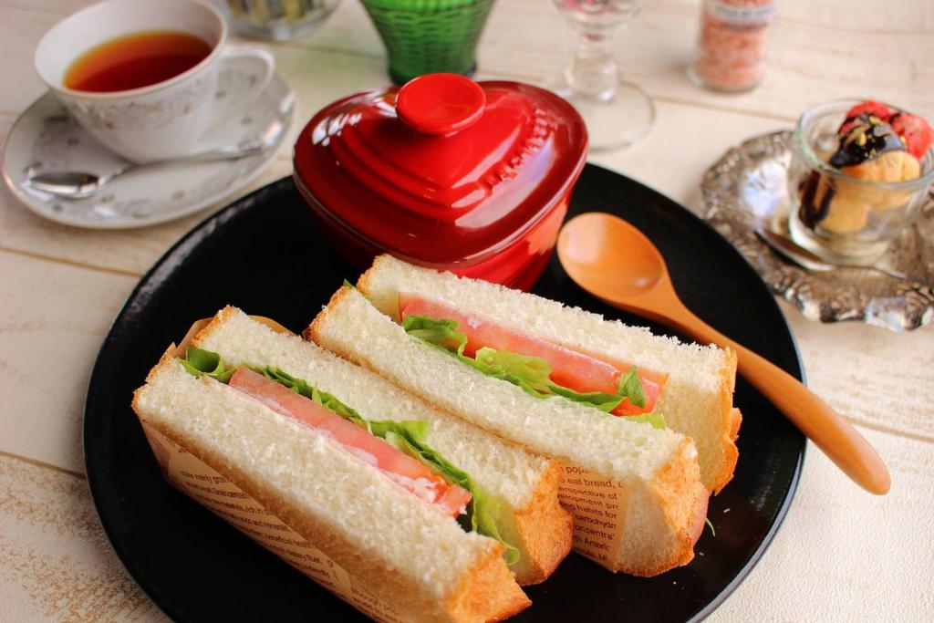 咖啡旅館觸木 (Cafelodge Touch Wood)