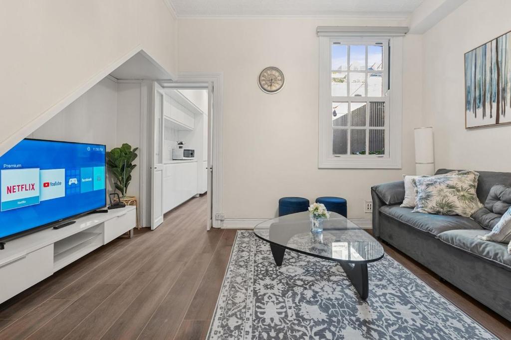 53MP Nr Circular Quay & Harbour Bridge Abnb-Style 4BR House, Sydney