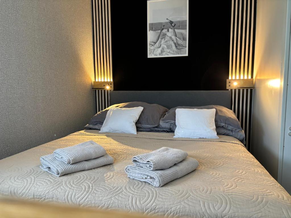 rishko resort - Lake View - Private Sauna - free Parking - 24hr Self chceck-in, Holčíkovce