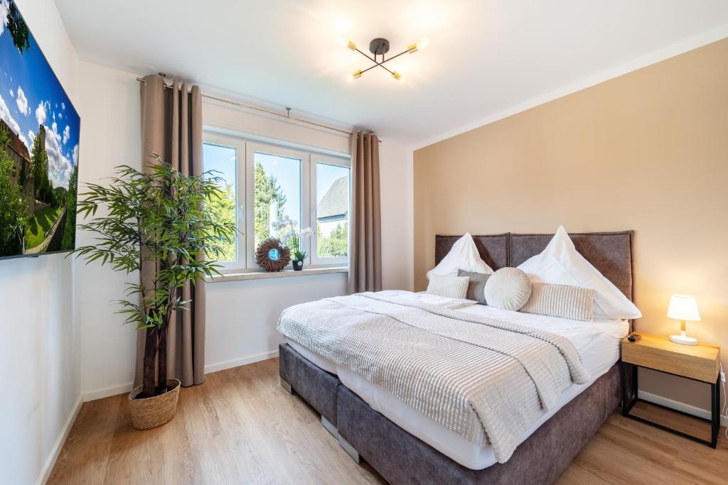 RAW-Flat - Miller - Terrasse - Modern, Bielefeld