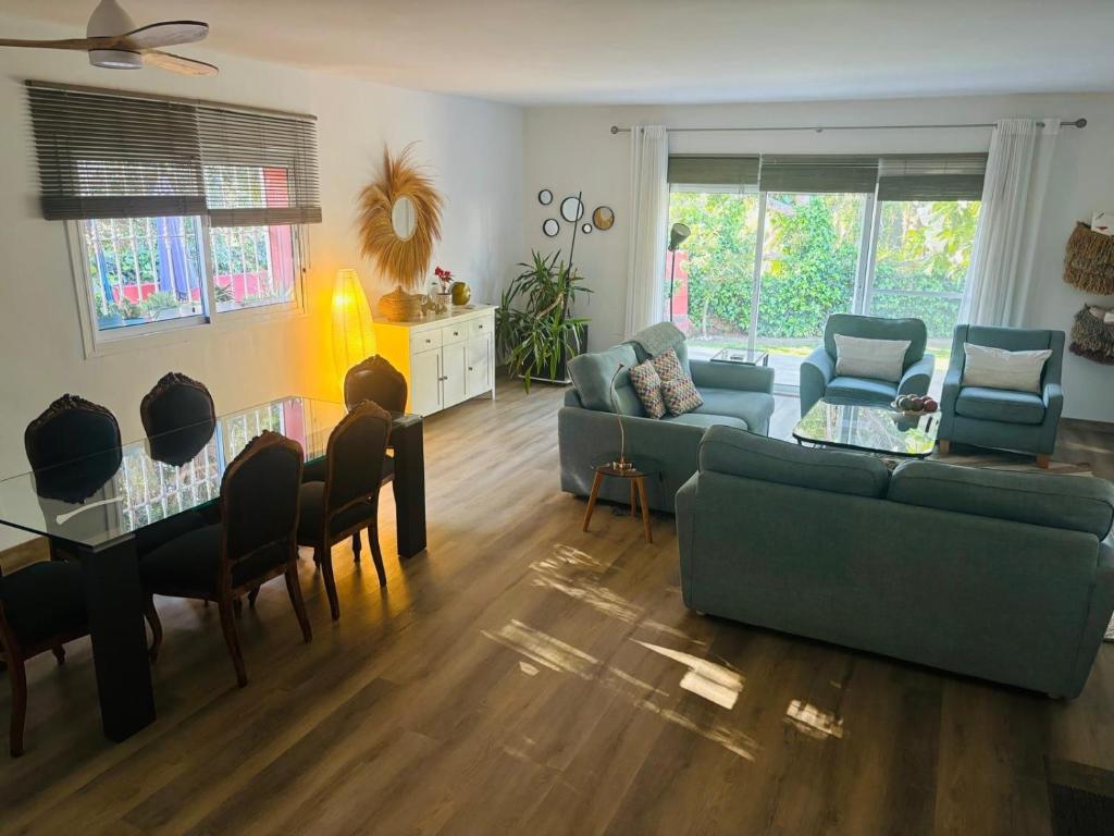 Casa de 3 plantas, con jardín y vistas al golf - 3