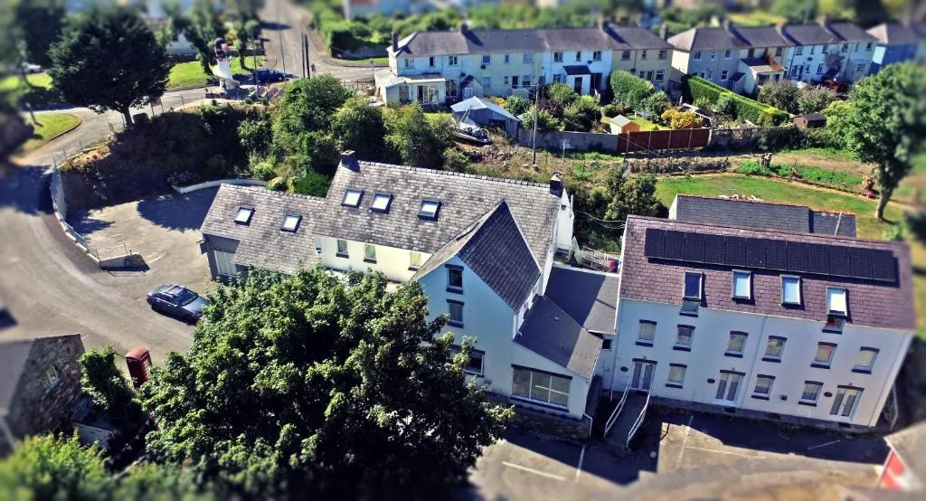 Ivybridge Guesthouse, hotel in Fishguard