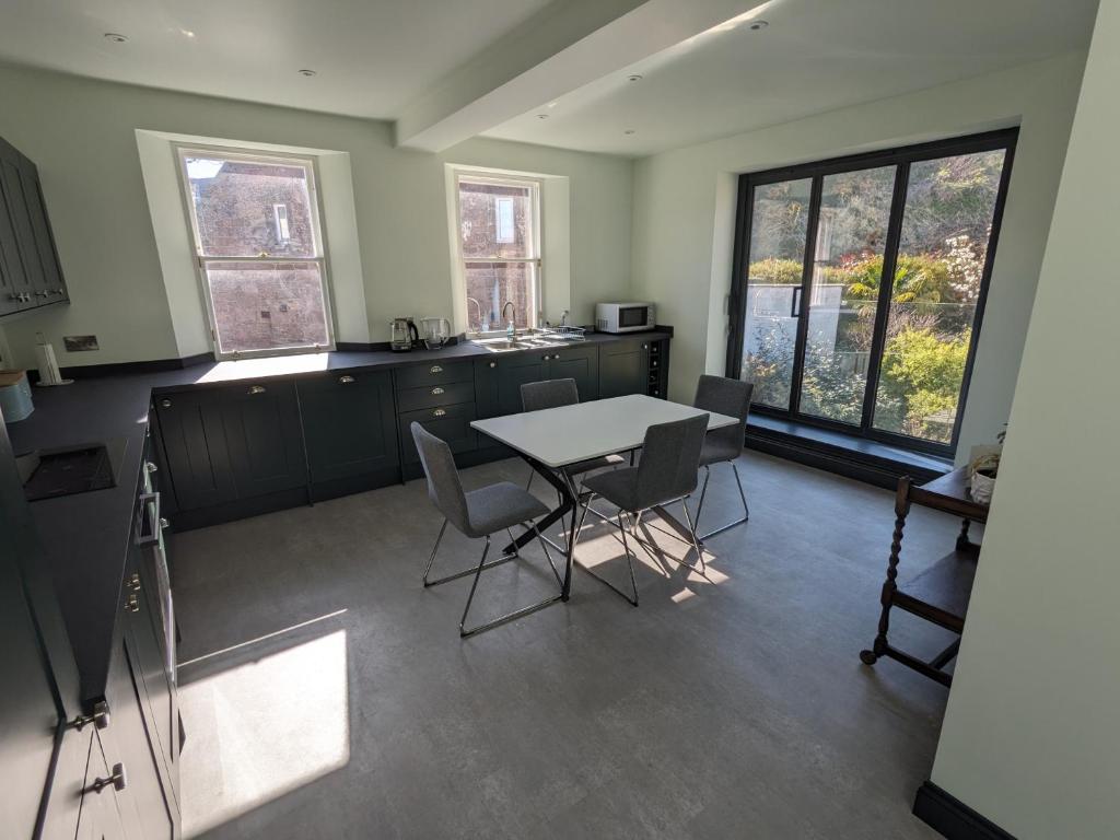 Sandstones, North Berwick