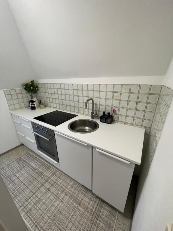 Quiet Center Apartment - 10 min to Center & Oktoberfest - Free Parking - near Nymphenburg Palace & Botanical garden - 3
