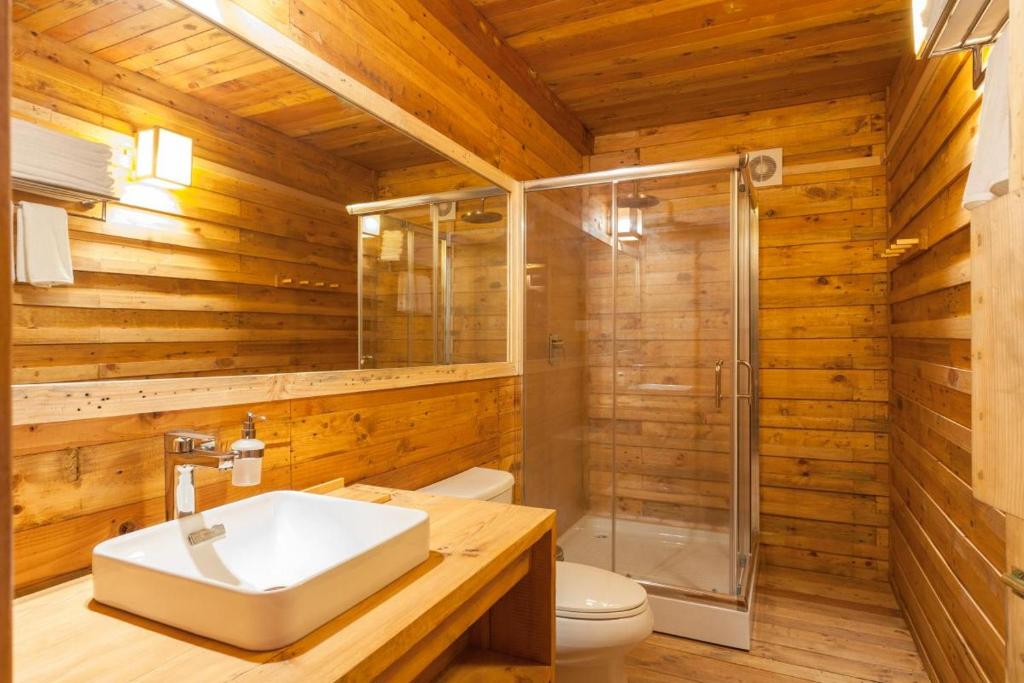 Suro Treehouse Resort photo