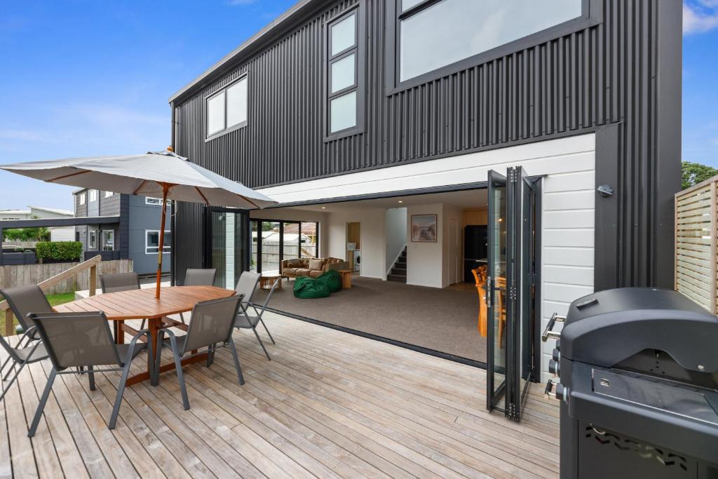 Edinburgh Escape - Waihi Beach Holiday Home, Waihi Beach