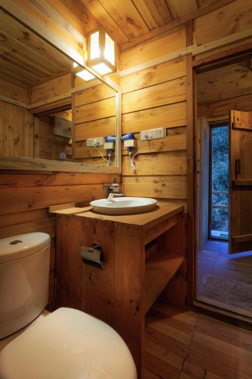 Suro Treehouse Resort photo