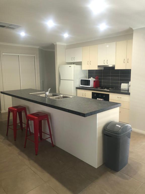 Home in wodonga-Comfort city, Wodonga