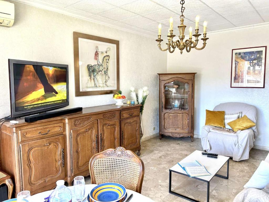 Appartement 3 pièces à Fréjus avec piscine partagée, près du centre - FR-1-226A-205 - 2