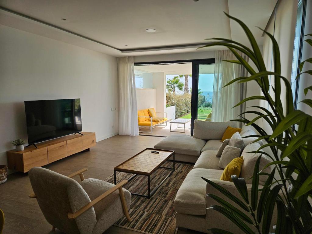 Elegant 3 Bedroom Home next to Santa Clara Golf - 3
