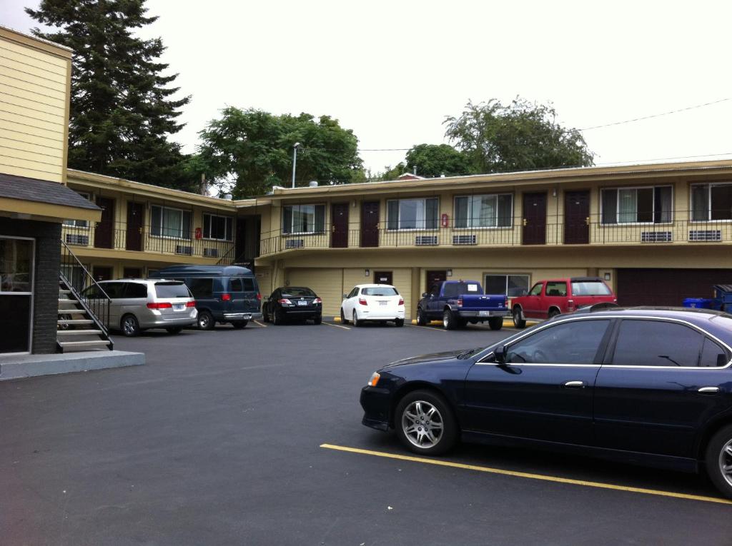 Economy Inn photo