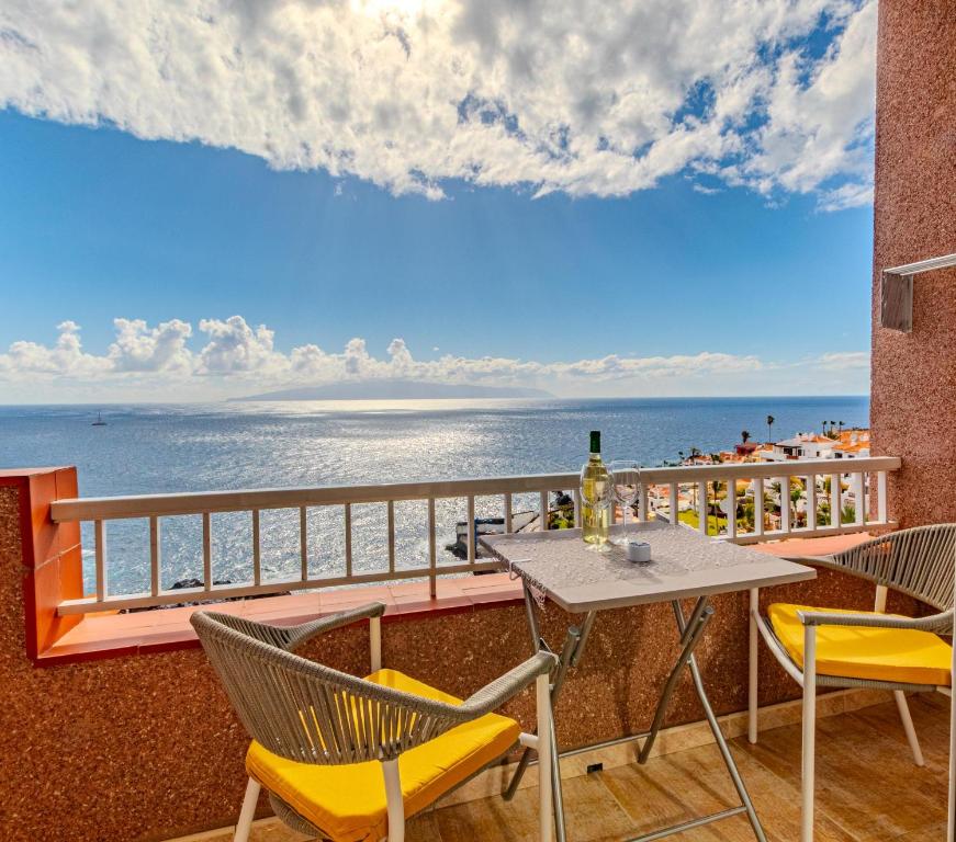 Bahia Paradise View Apt By Dream Homes Tenerife, Puerto de Santiago